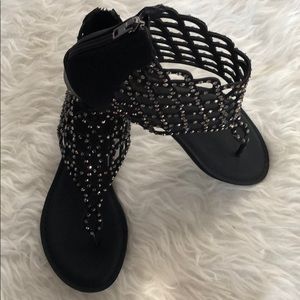 Cloud walking sandals black by Avenue size 8.5